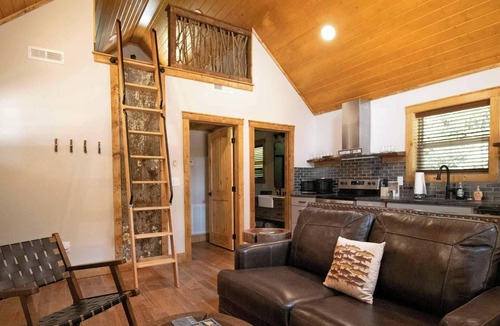 Roan Mountain Cabin | Brook Trout Cabin - 1 Bedroom + Loft Cabin, River Access