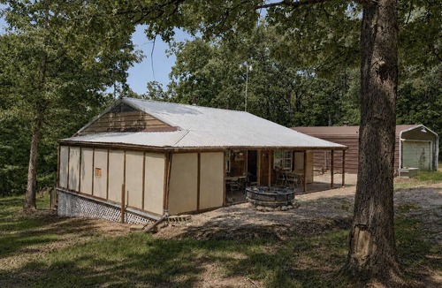Wappapello House | Brown's Lake House, Family-Friendly 2 Bedroom Retreat Near Lake Wappapello