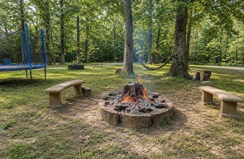 Wappapello House | Brown's Lake House, Family-Friendly 2 Bedroom Retreat Near Lake Wappapello