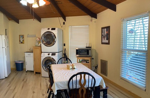 Beech Mountain Cabin | Buck Haus- Land of Oz! Pets! Fireplace + Creek