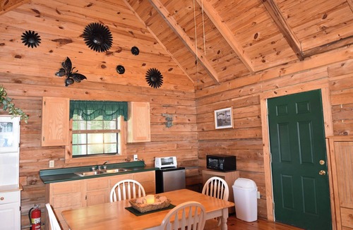 Woodbine Cabin | Butterfly Nook | Pondside Cabin Near Laurel River Lake & Cumberland Falls