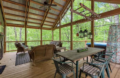 West Jefferson House | By The New River - Hot Tub - Fireplace - Covered Porch