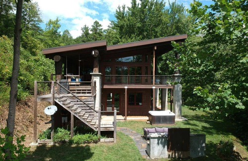 Bryson City Cabin | Cabin ∙ 1 bedroom ∙ 4 guests
