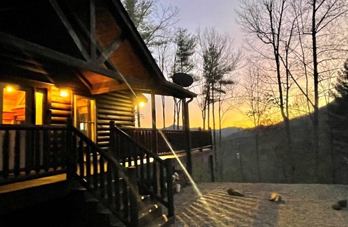 Almond Cabin | Cabin ∙ 2 bedrooms ∙ 4 guests
