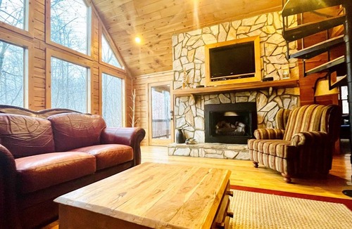 Bryson City Cabin | Cabin ∙ 2 bedrooms ∙ 8 guests