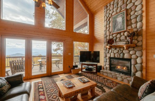 Bryson City Cabin | Cabin ∙ 2 bedrooms ∙ 5 guests