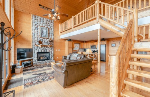 Bryson City Cabin | Cabin ∙ 2 bedrooms ∙ 5 guests