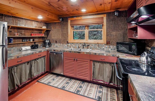 Bryson City Cabin | Cabin ∙ 2 bedrooms ∙ 9 guests