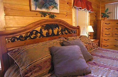 Bryson City Cabin | Cabin ∙ 2 bedrooms ∙ 6 guests