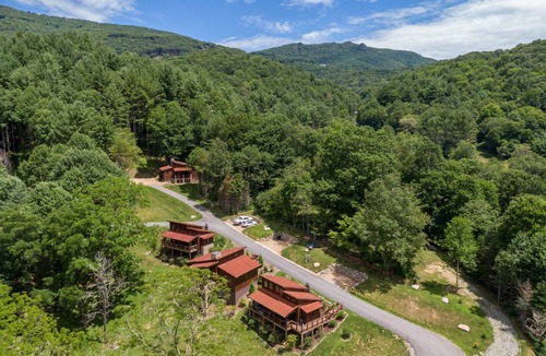 Banner Elk Cabin | Cabin ∙ 2 bedrooms ∙ 4 guests