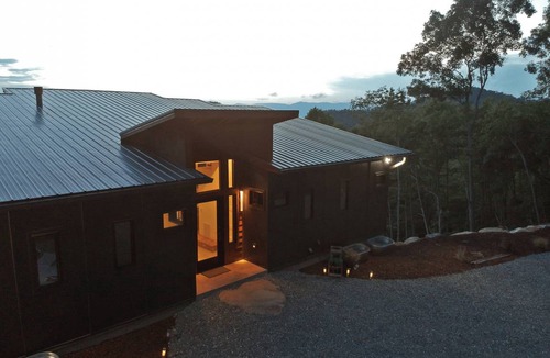 Bryson City Cabin | Cabin ∙ 3 bedrooms ∙ 6 guests