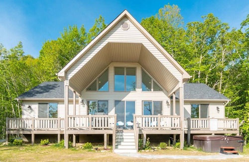Bryson City Cabin | Cabin ∙ 3 bedrooms ∙ 6 guests