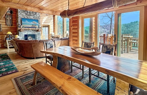Bryson City Cabin | Cabin ∙ 3 bedrooms ∙ 6 guests