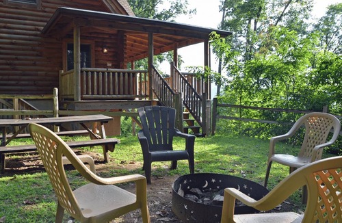 Bryson City Cabin | Cabin ∙ 3 bedrooms ∙ 10 guests