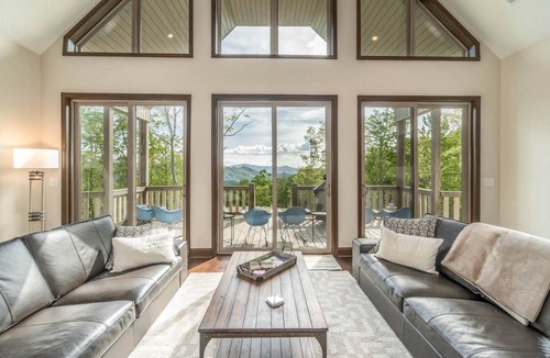 Bryson City Cabin | Cabin ∙ 3 bedrooms ∙ 6 guests