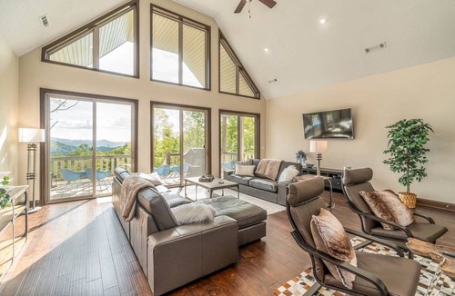 Bryson City Cabin | Cabin ∙ 3 bedrooms ∙ 6 guests
