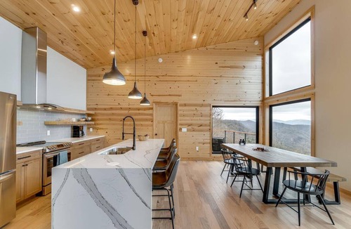 Bryson City Cabin | Cabin ∙ 3 bedrooms ∙ 6 guests