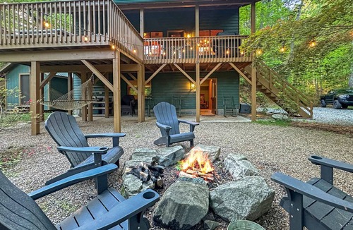 Bryson City Cabin | Cabin ∙ 3 bedrooms ∙ 6 guests