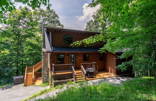 Boone Cabin | Cabin ∙ 3 bedrooms ∙ 10 guests