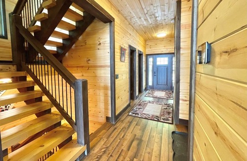 Bryson City Cabin | Cabin ∙ 4 bedrooms ∙ 10 guests
