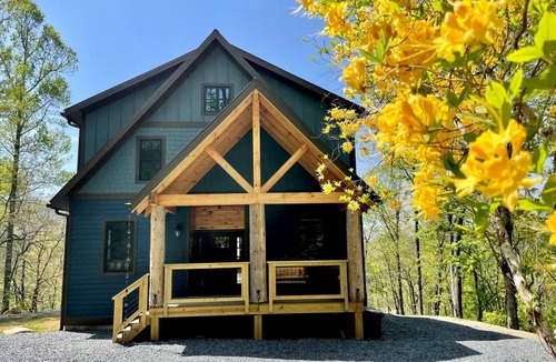 Bryson City Cabin | Cabin ∙ 4 bedrooms ∙ 10 guests