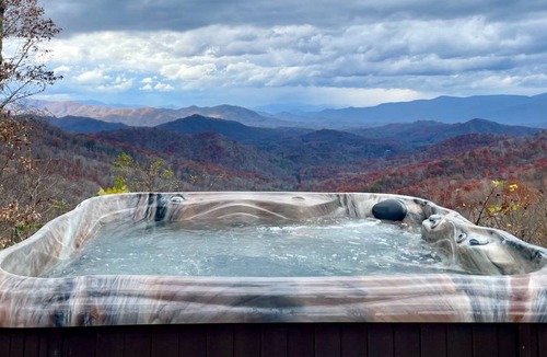 Bryson City Cabin | Cabin ∙ 5 bedrooms ∙ 10 guests