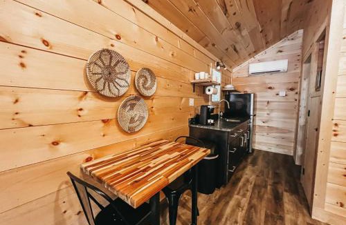 Hartwell Other | Cabin #6 Studio with Kitchenette