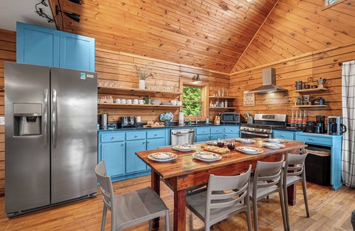 Bryson City Cabin | Cabin On 8-Private Acres, Hot Tub, Game Room, Views