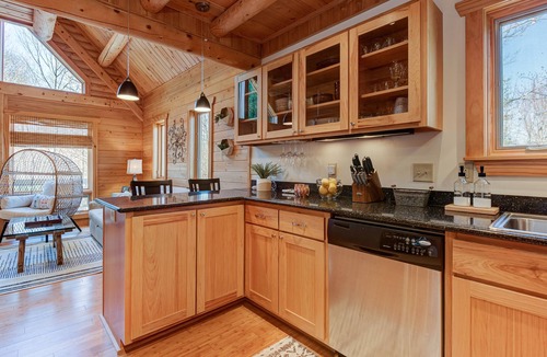 Sunset Cove Cabin | Cabin Undamaged, w/pwr & wtr, Near Lake Lure Dam