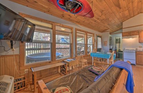 Bryson City Apartment | Cabin w/Hot Tub - Near Nantahala Outdoor Center!