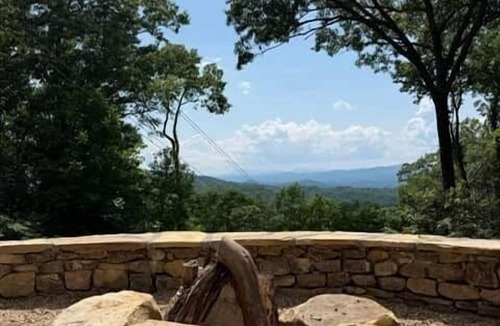 Pisgah Forest House | Camp Shady Pines | Luxury Blue Ridge Mountain Retreat