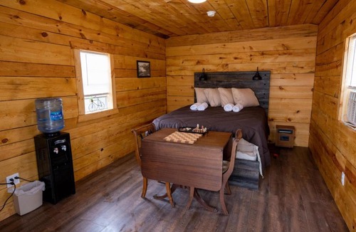 Paw Paw Ski Chalet | Canal Cabins