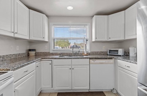 Myrtle Grove House | Carolina Beach Cottage