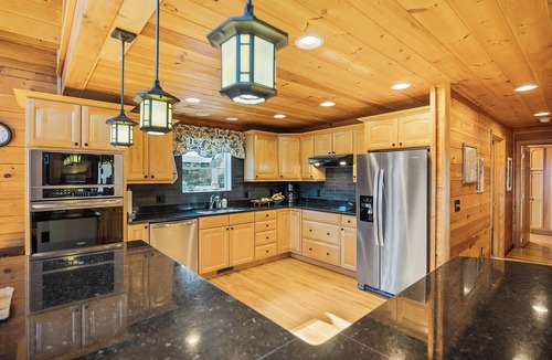 Almond Cabin | Carolina Dreams - where your vacation dreams turn into reality!