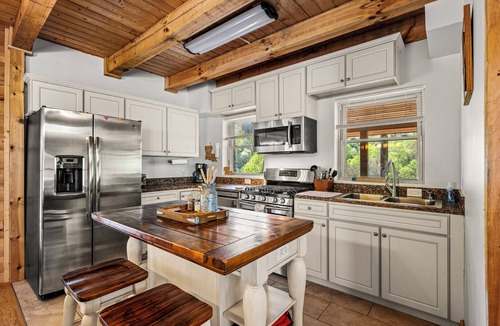 Maggie Valley Cabin | Cataloochee Chalet Mountain Views/Hot Tub/Fire Pit