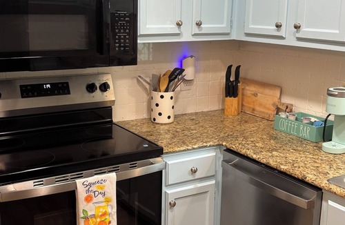 Flowood House | Central Townhome at Reservoir-Ideal for Couples or Business Travel, Pet Friendly