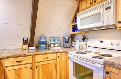 Franklin House | Chalet at Peek's Creek