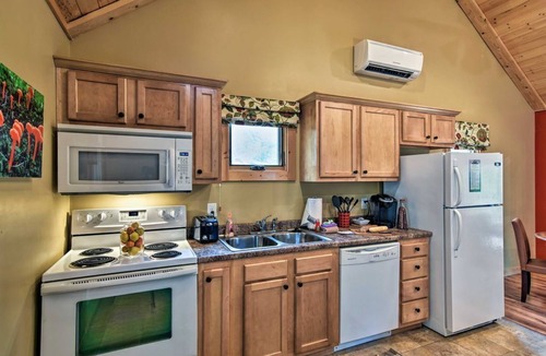 Weaverville Cabin | Chanterelle Cabin w/Hot Tub, Fireplace - Near Asheville!