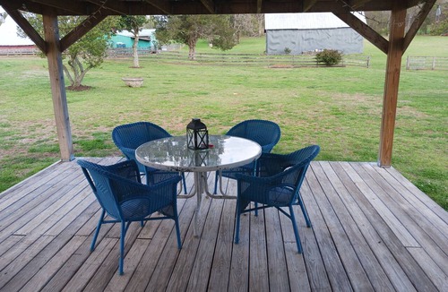 Charleston House | Charleston Manor -Large farmhouse sleeps 8 and pet friendly.