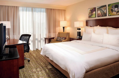Charleston Hotel | Charleston Marriott Town Center
