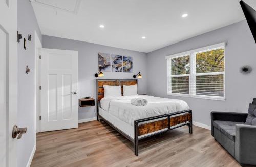 Villa Heights House | Charlotte Spacious 4BR Home