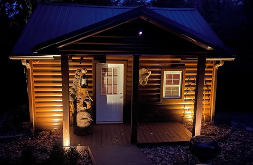 Vallonia Cabin | Charming 1 Bedroom cabin with sofa sleeper on 16 Acres, Quite and peacefuL