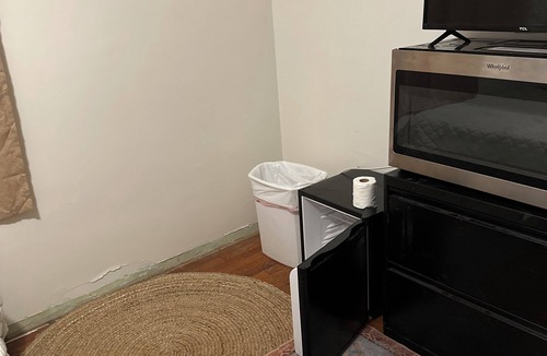 Youngstown House | Charming 1-bedroom house with AC and WiFi in amazing Youngstown