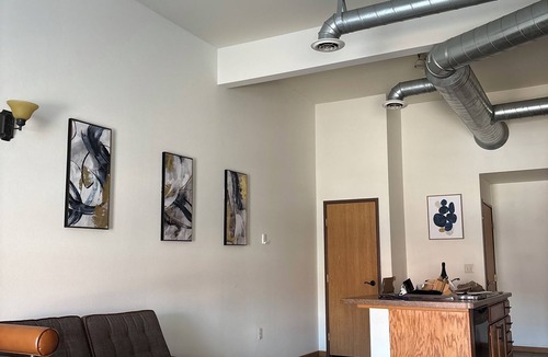 Stevens Point Condo | Charming 2-bedroom condo with AC, WiFi in Stevens Point Noise Potential