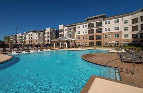 Madison Apartment | Charming 2-bedroom apartment with WiFi, AC in lovely Madison