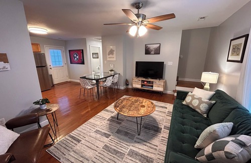 Knoxville House | Charming 3-bed house near Baker Creek in south Knox! Pets Welcome!