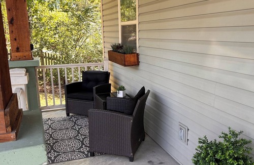 Knoxville House | Charming 3-bed house near Baker Creek in south Knox! Pets Welcome!