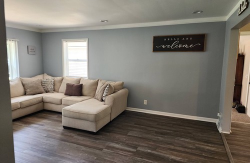 Romulus House | Charming 3-bedroom house in Romulus with a beautiful country setting