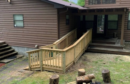 Topton House | Charming 3-bedroom house with AC and WiFi in Topton near Nantahala Forest