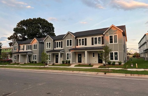 Charlotte House | Charming 3-bedroom townhome with WiFi, AC in gorgeous Charlotte